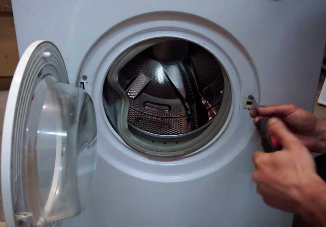 Не закрывается дверца стиральной машины: ремонт и замена, устройство замка