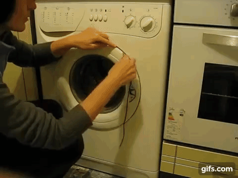 Почему не открывается стиральная машинка