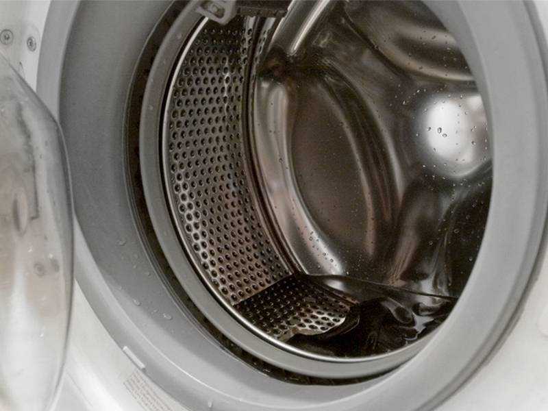 Каковы причины скопления воды в барабане стиральной машины, способы и советы по их устранению Что делать, если машина полностью выключена, но в барабане вода