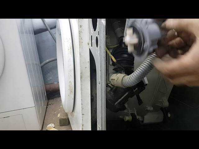 Замена насоса в стиральной машине: где находится узел и как его правильно снять