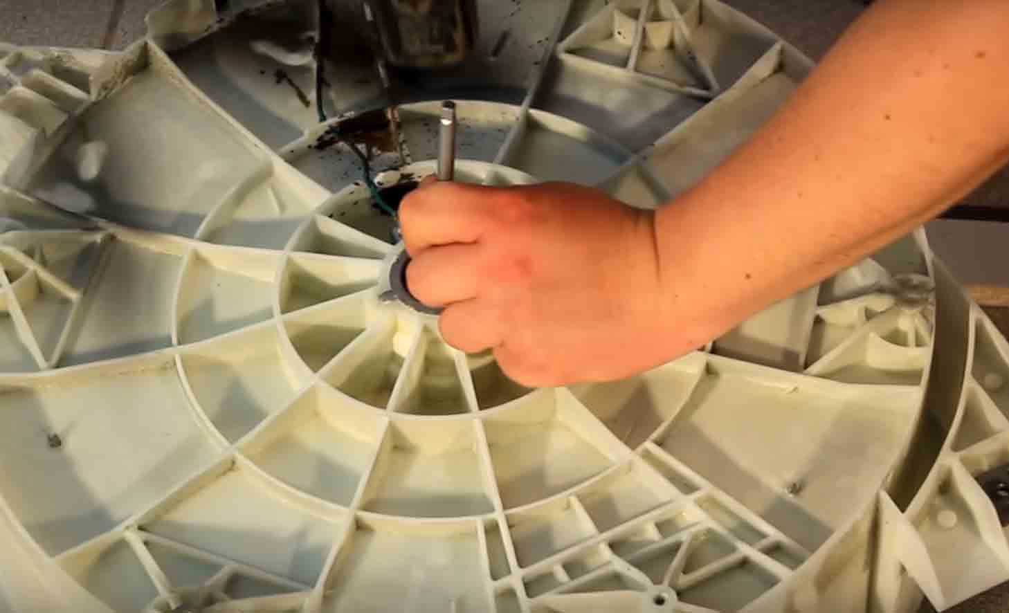 Как разобрать барабан стиральной машины: спасаем устройство своими руками
