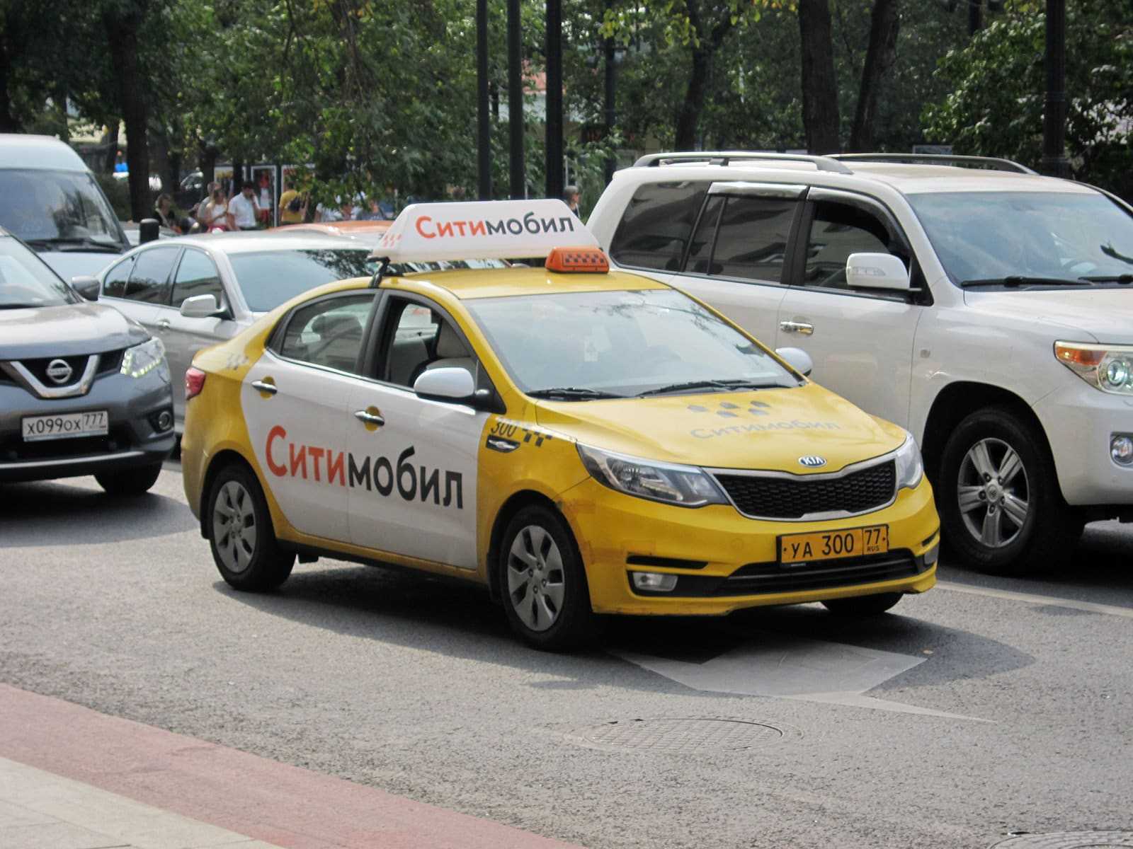 Для поддержки современных сервисов такси требуется производительный и выносливый девайс, лучше всего – планшет Здесь также важны поддержка сетей 3GLTE, Wi-fi и, возможно, особенности самого гаджета