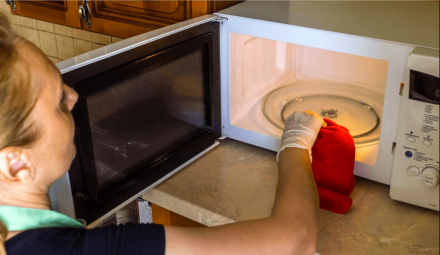 Как почистить микроволновку внутри от жира и нагара в домашних условиях с помощью уксуса