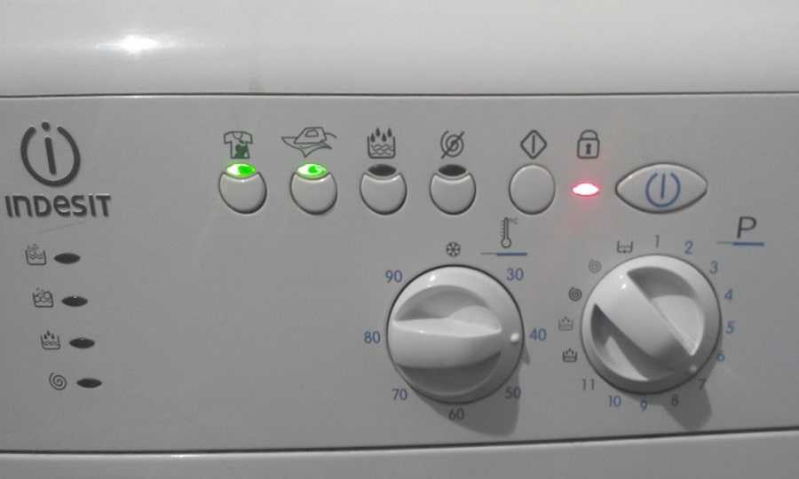 Мигают все лампочки на стиральной машине индезит — что делать
