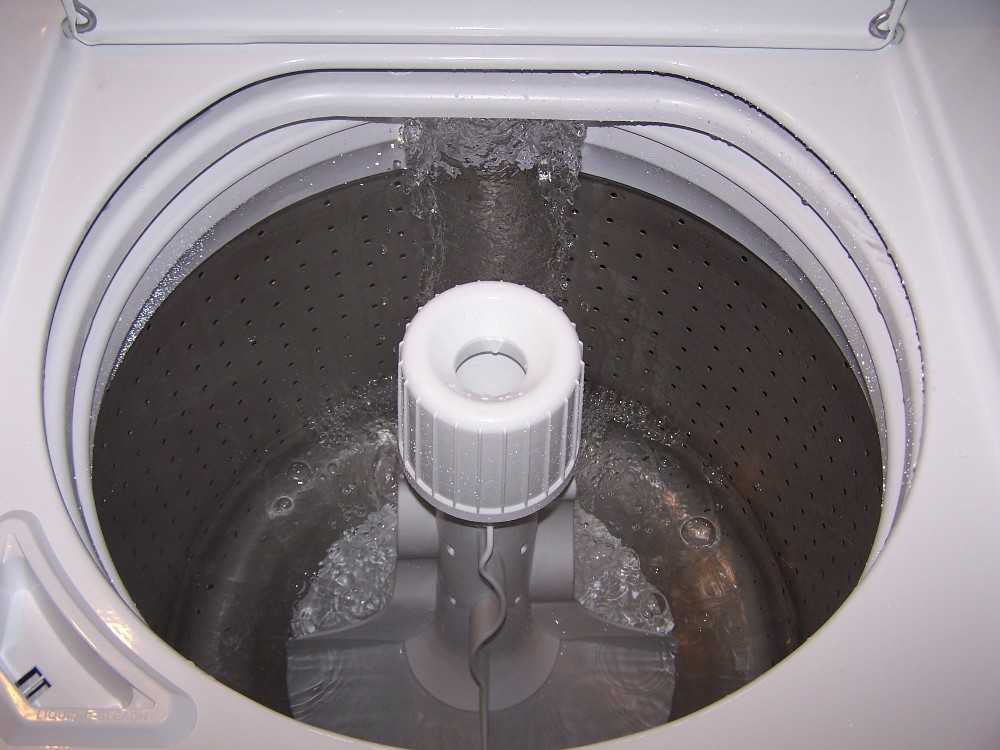 Причины появления воды в барабане стиральной машины и методы их устранения