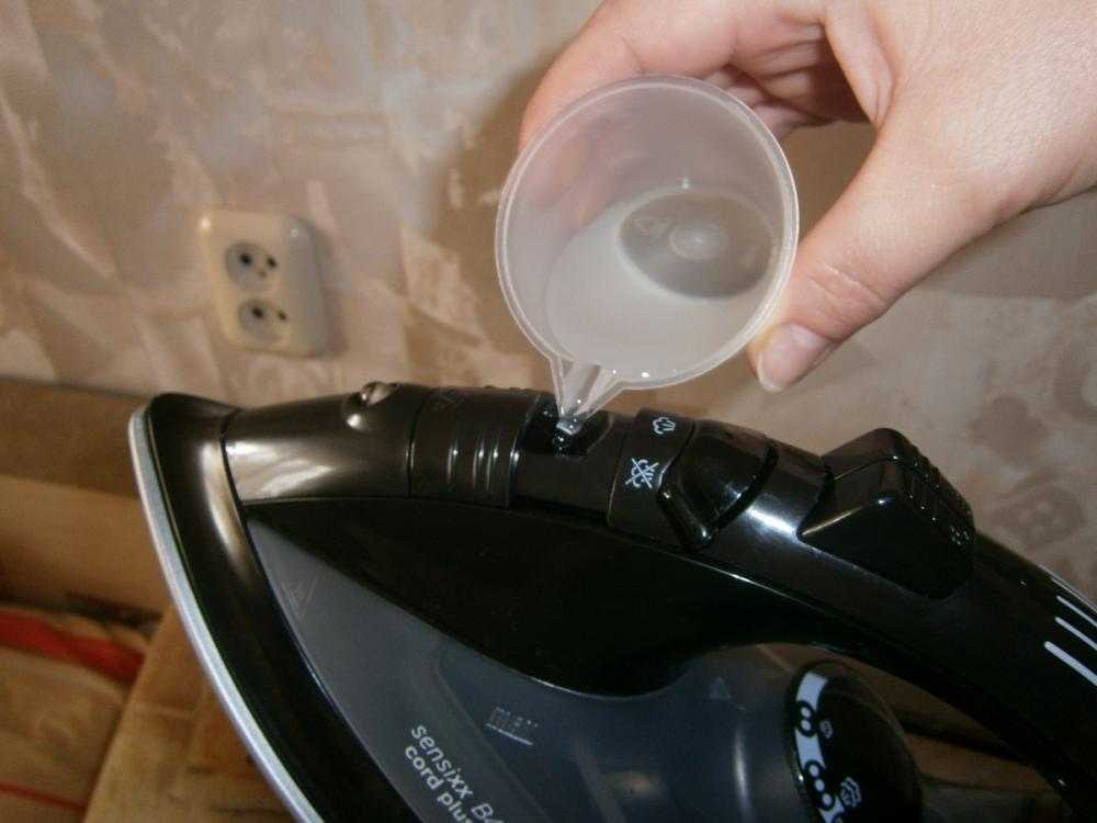 Вода для утюга: какую заливать, как сделать дистиллированную в домашних условиях, чем заменить